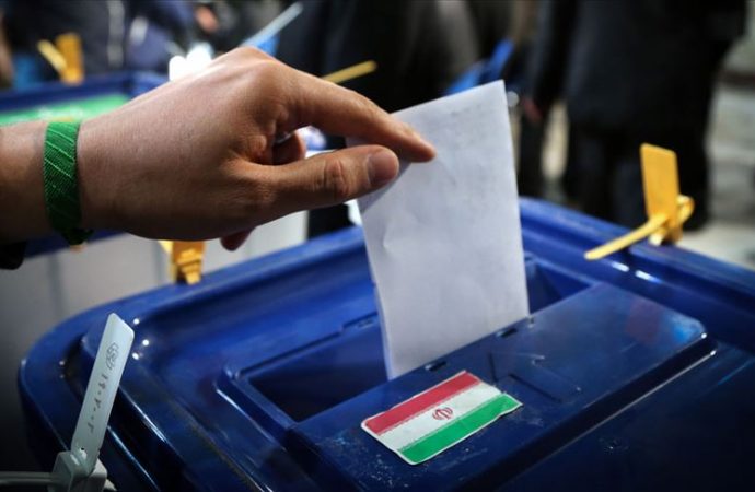 İran’da 11. Dönem Meclis Seçimleri için oy verme süreci başladı