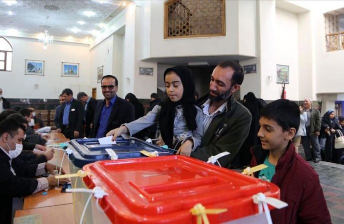 İran’da seçimlere katılım düşük seyrediyor