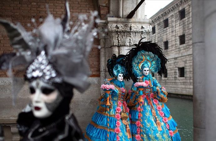 İtalya’da Kovid-19 nedeniyle Venedik Karnavalı iptal edildi
