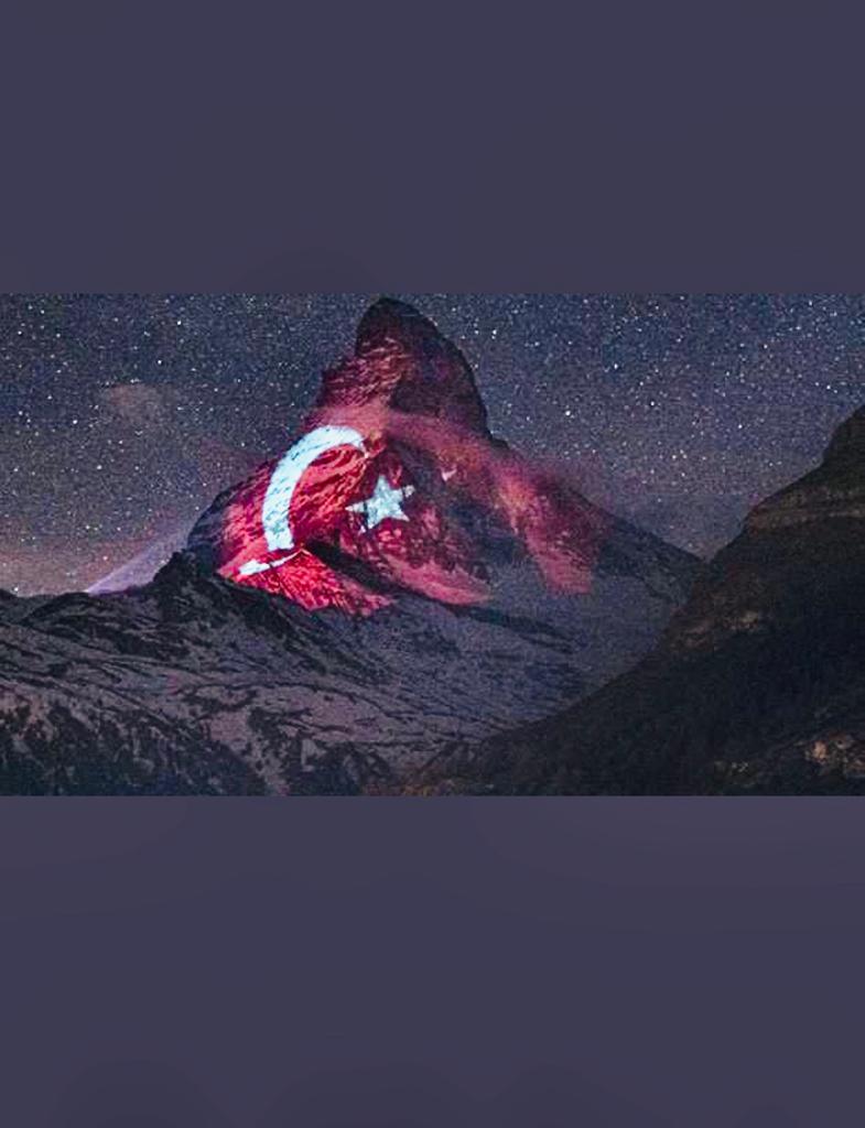 İsviçre Alplerinde Türk bayrağı