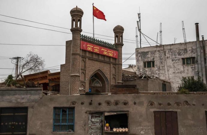 Çin, Sincan’dan İslamı siliyor