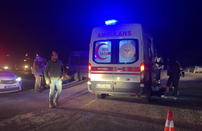 Nevşehir’de tarım işçilerinin taşındığı minibüs refüje çarptı: 6 yaralı