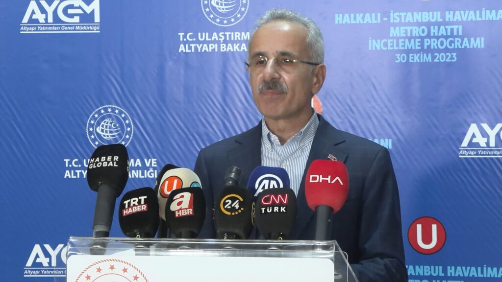 Ulaştırma Bakanı Adil Karaismailoğlu, Halkalı-İstanbul Havalimanı metrosunun açılış tarihi hakkında bir açıklama yaparak, beklenen tarihi duyurdu.