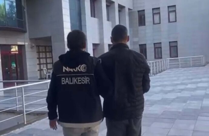 Balıkesir’de gerçekleştirilen operasyonda 20 bin 228 adet sentetik hap ele geçirildi ve bir kişi tutuklandı.