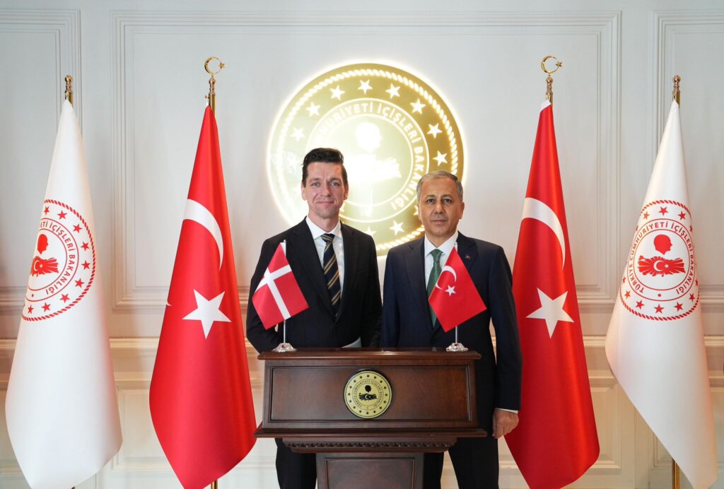 İçişleri Bakanı Ali Yerlikaya, Danimarka Göç ve Entegrasyon Bakanı ile bir araya geldi.