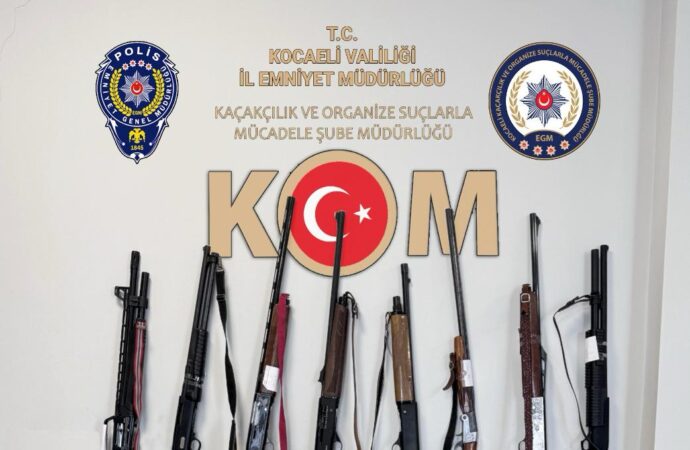 Kocaeli ilinde gerçekleştirilen operasyonda, silah kaçakçılığı yapan şüphelilere yönelik 15 kişi gözaltına alındı.
