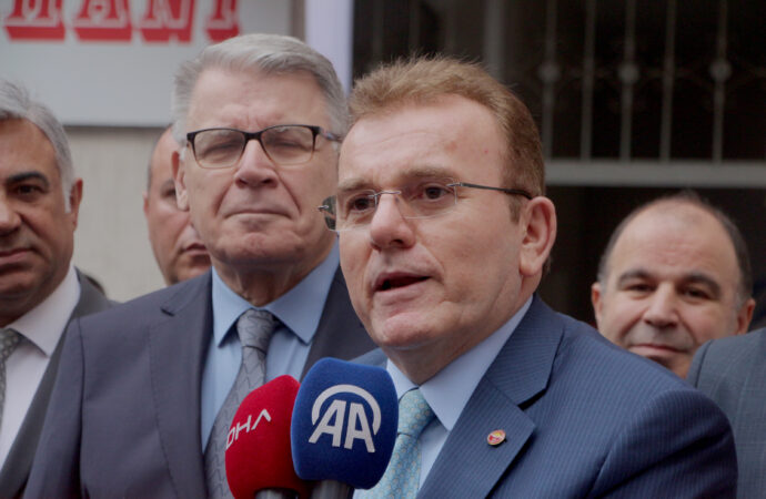 Anavatan Partisi (AP) Genel Başkanı Öz, 31 Mart tarihinde Türkiye genelinde 72 ilde gerçekleştirilecek olan seçimlere katılacaklarını açıkladı.