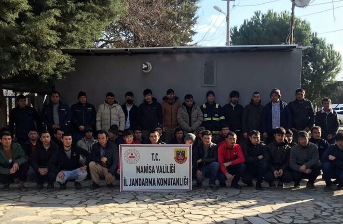 Metal tesisinde yakalanan 34 kaçak Afgan işçi nedeniyle iş yeri sahibine tam 1,5 milyon lira ceza kesildi.
