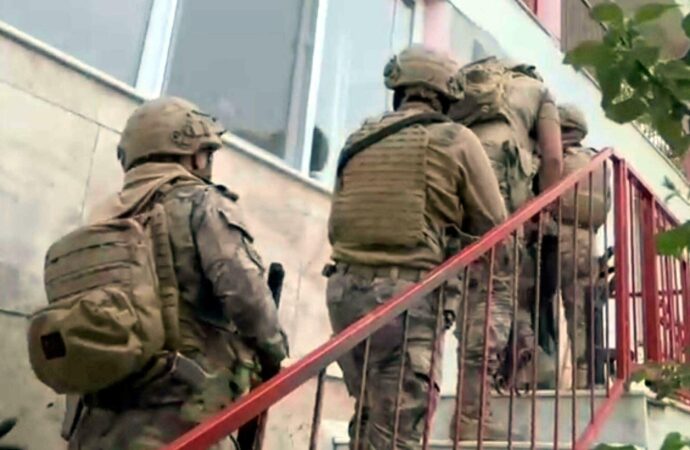İzmir’de gerçekleştirilen terör operasyonunda 6 kişi gözaltına alındı.