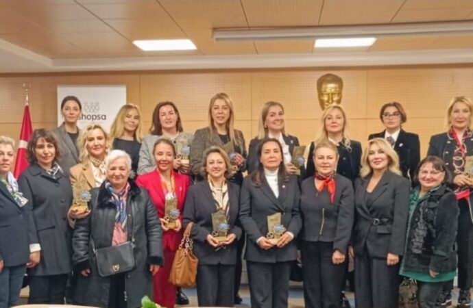 Türkiye İş Kadınları Derneği (TÜDİP) üyeleri, Ordu’da gerçekleştirilen bir etkinlikte iş kadınlarıyla buluştu.