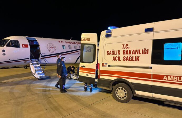 Beyin kanaması geçiren bir hasta için ambulans uçağı havalanarak gönderildi.