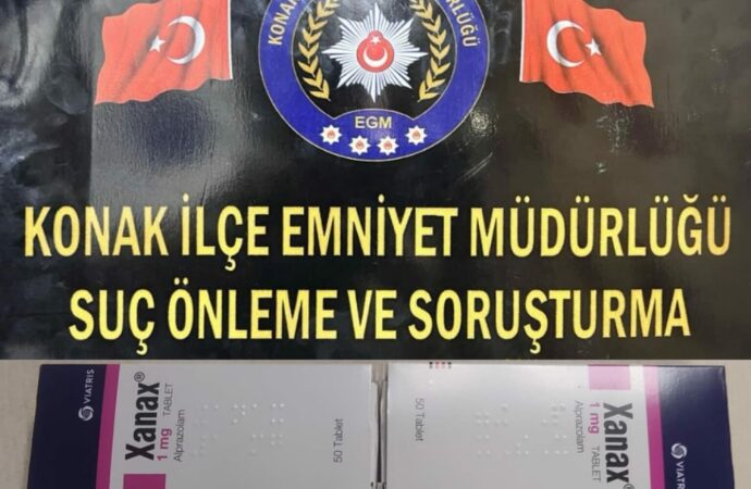 İzmir’de uyuşturucuyla mücadele kapsamında gerçekleştirilen operasyonda 5 kişi tutuklandı.