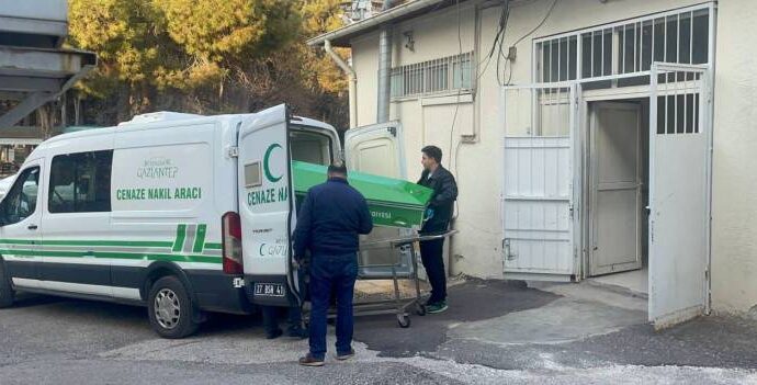 Kız kardeşlerini tabancayla vurdu, biri öldü