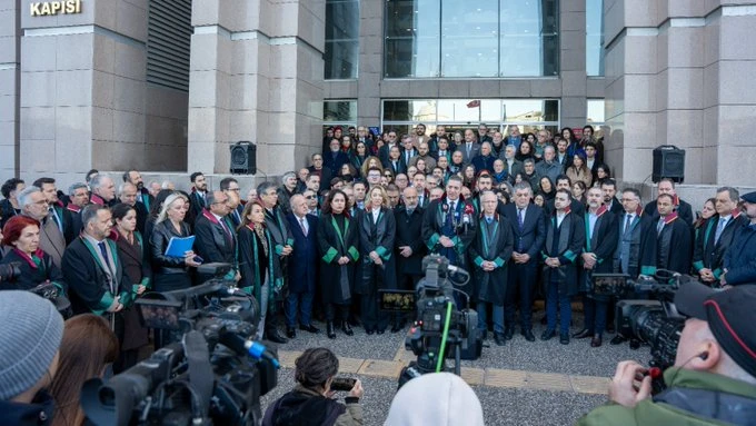 İstanbul Barosu davayı beklemeden olağanüstü kurultay kararı aldı