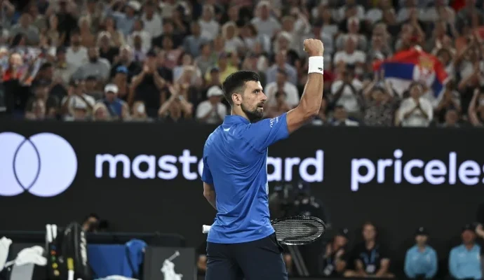 Djokovic sakatlığına rağmen Alcaraz’ı yendi, tarih yazıyor