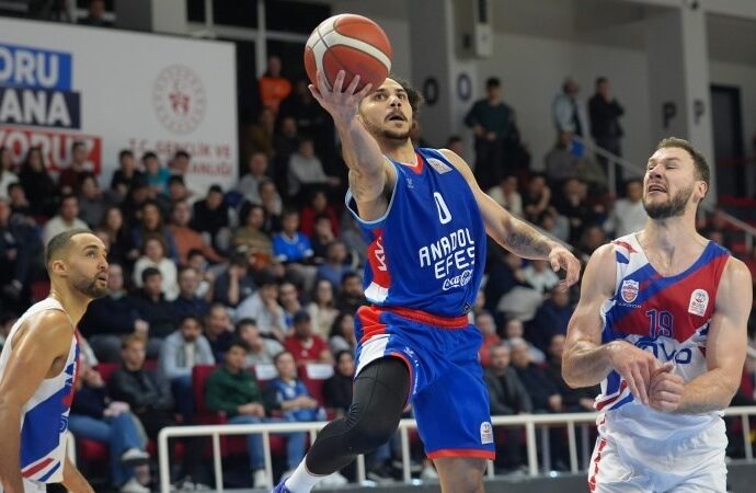 Anadolu Efes, son saniyede yıkıldı!