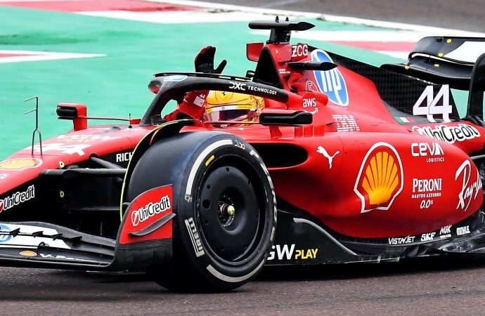 Lewis Hamilton Ferrari’ye kavuştu!