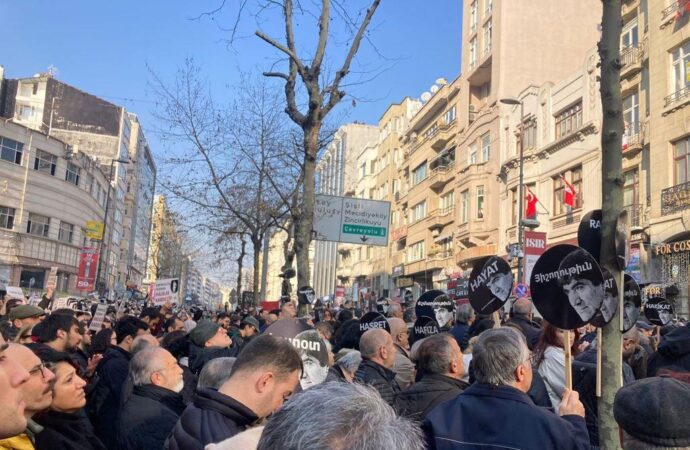 Hrant Dink 18 yıl sonra katledildiği yerde anıldı, katili evinde oturuyor