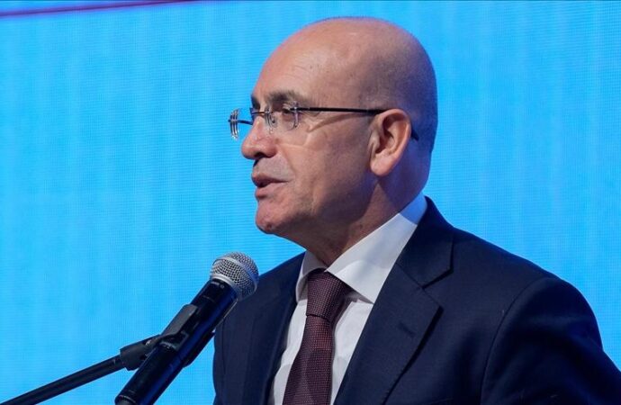 Mehmet Şimşek iş dünyasına ‘Daha çok vergi denetimi geliyor’ dedi