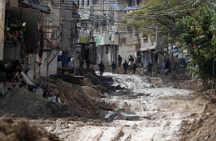 İsrail askerleri, Batı Şeria’da 8 aylık hamile bir kadını karnındaki bebeği ile öldürdü