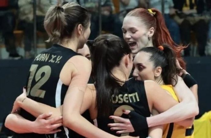 VakıfBank, Galatasaray Daikin’i devirdi ve yarı finale çıktı