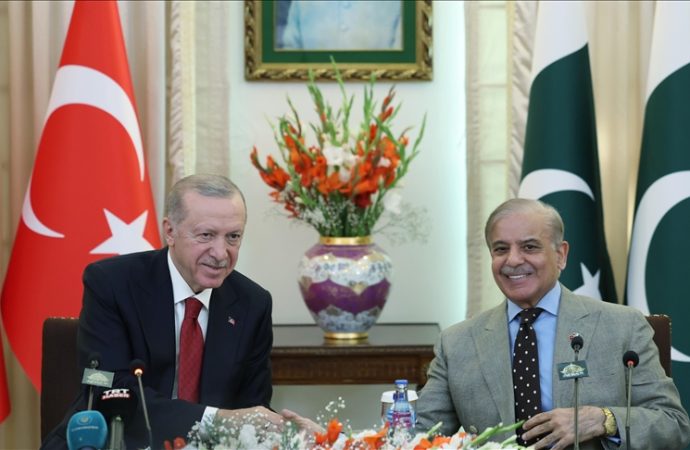 Pakistan Başbakanı Şerif: Erdoğan, İslam dünyasının lideri